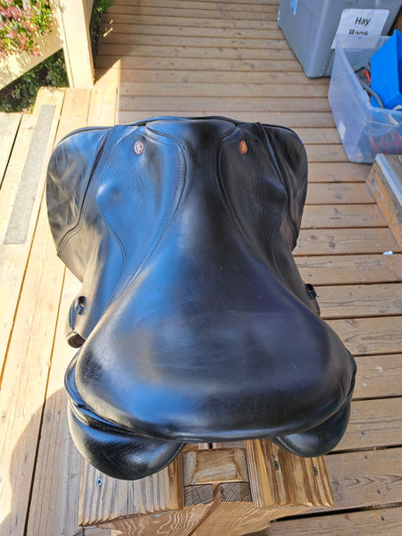 17.5" Kent & Masters MJJ S-Series Jumping Saddle