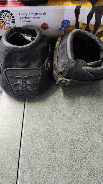 Size 4 Old Mac Hoof Boots With extra Inserts