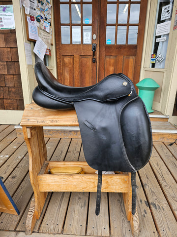 18" North Star Dressage Saddle