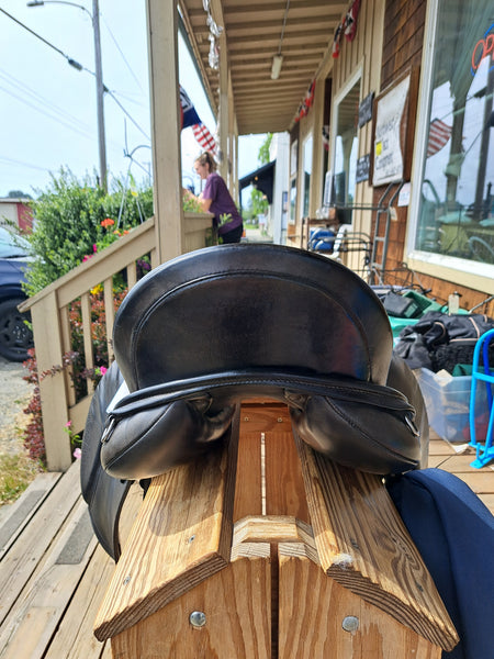 18" Schleese Obrigado Dressage Saddle