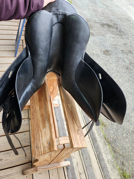 17.5" Custom Saddlery Dressage Saddle