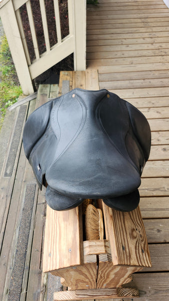 17" Wintec Pro Dressage Saddle