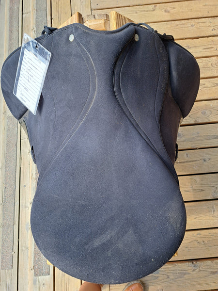 16.5" Wintec Pro Dressage Saddle