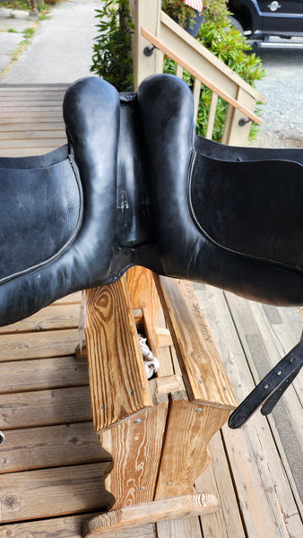 17.5" Kincade Dressage Saddle