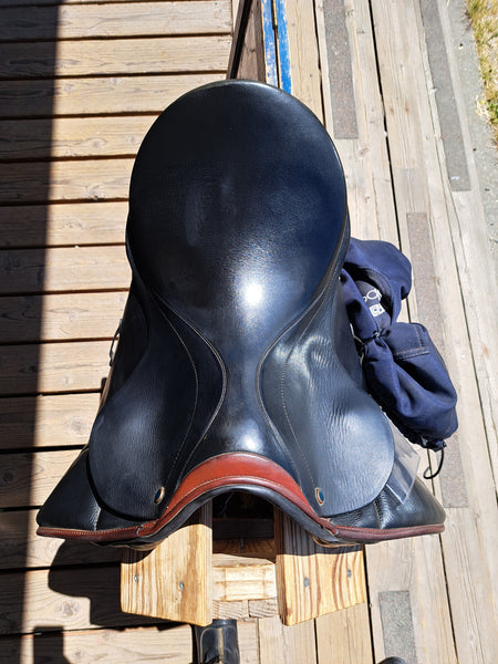 16.5" Stubben Juventus Dressage Saddle