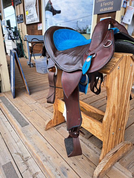 EZ Fit Treeless Saddle