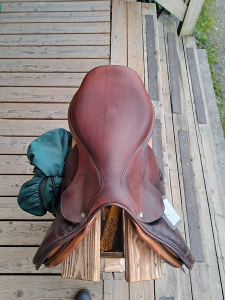 17.5" Devoucoux Oldara Jumping Saddle