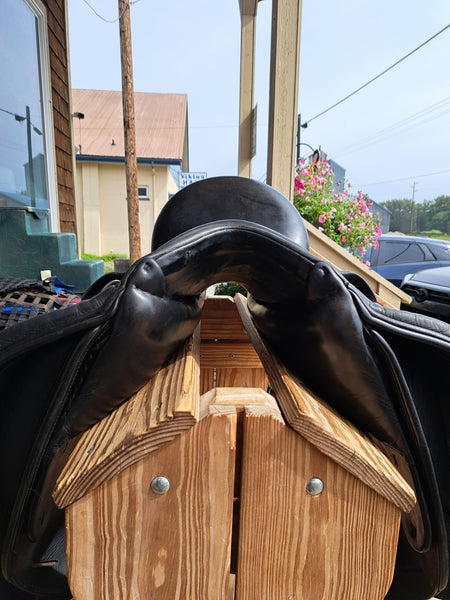 18" Schleese Obrigado Dressage Saddle