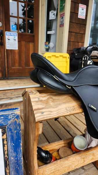 16.5" Wintec All Purpose English Saddle