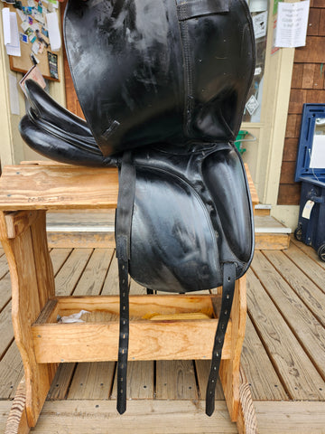 18" Prestige Dressage 2000 Saddle