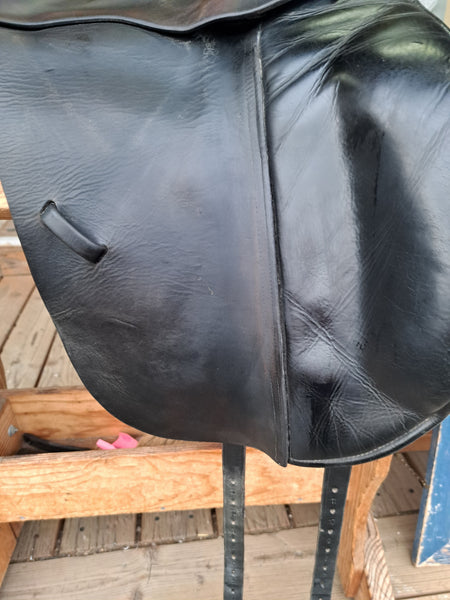 18" Trilogy Amadeo Elite Dressage Saddle