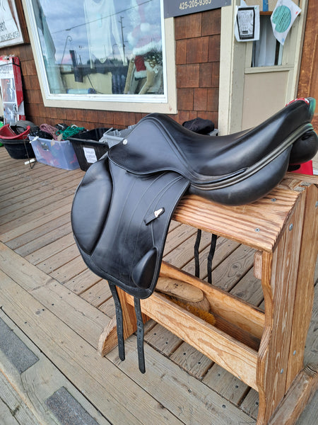17.5" Equipe Jump EK-26 Saddle