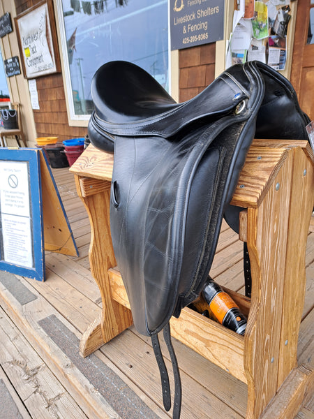 18" Borne Journey Dressage Saddle