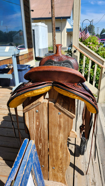 15" Western Saddle w/ Acorn Leaf tooling and Basketweave