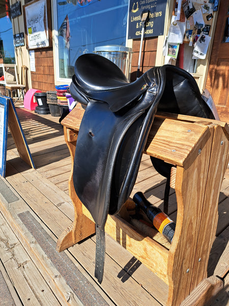 17" Karl Niedersuss Sattlemeister Dressage Saddle