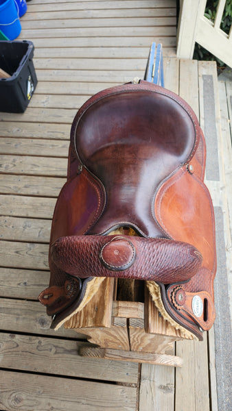 16" Crates Western Trail Saddle