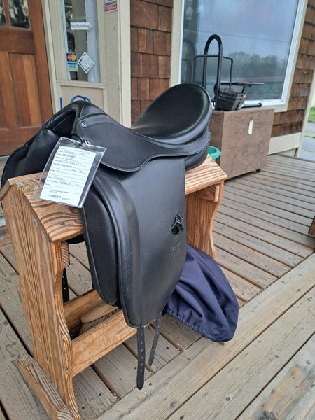 17.5" Stubben 1894 Dressage Saddle
