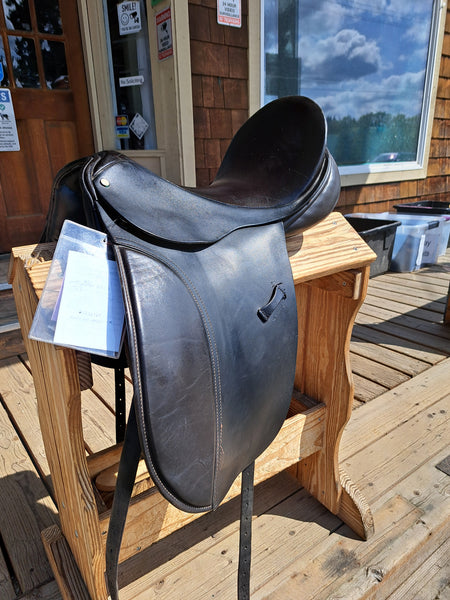17" County Dressage Saddle