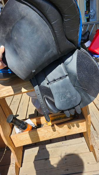 18" Loxley Bliss Jump Saddle