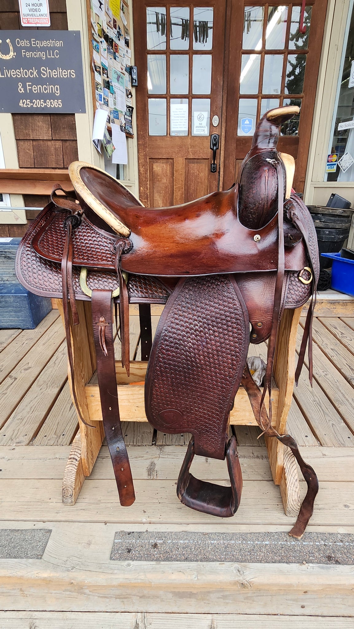 15.5" Hereford Tex Tan Roping Saddle
