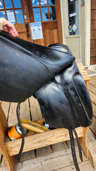 17.5" Sommer Novelle Dressage Saddle