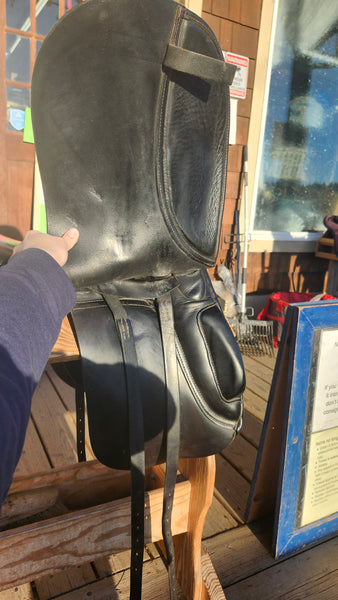 17" County Warmblood WB Dressage Saddle