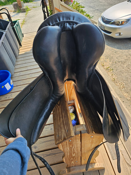 17.5" JRD Custom Dressage Saddle