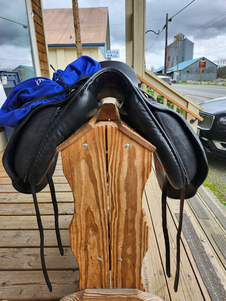 18" Frank Baines Reflex Dressage Saddle