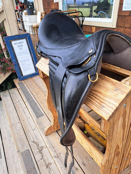 17.5" Black Country Equinox Monoflap Dressage Saddle