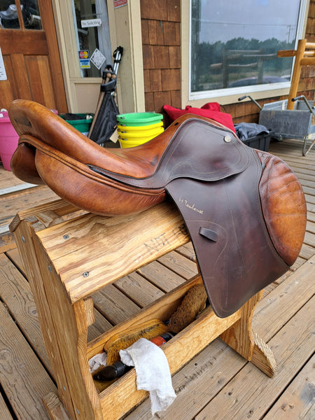 17.5" M. Toulouse Close Contact Jumping Saddle