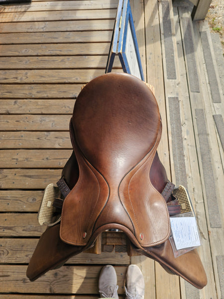 17" Courbette Futura XL All Purpose Saddle