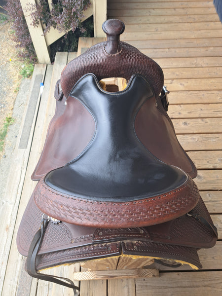 15.5" Crates Classic Reiner Saddle