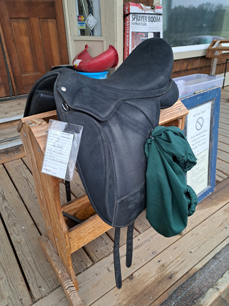 18" Wintec Pro Contourbloc Dressage Saddle