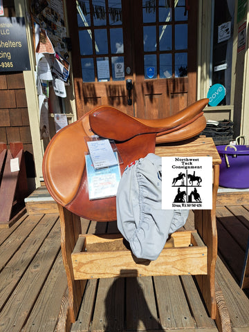 17.5" Courbette Arosa Close Contact Saddle