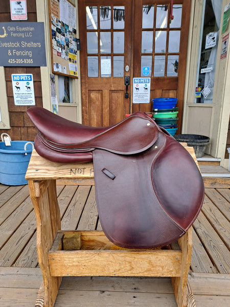 18" Stubben Ascend Jumping Saddle