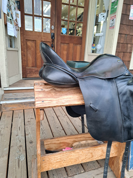 18" Trilogy Amadeo Elite Dressage Saddle