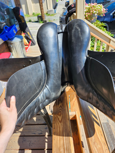 18" Anky Bonfire Dressage Saddle by Cliff Barnsby