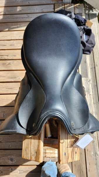 18" JRD Custom Dressage Saddle