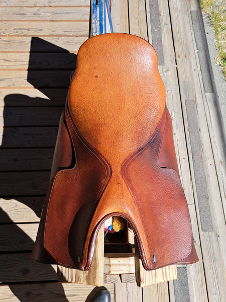 20.5" Blue Ribbon Cutback Saddleseat Saddle
