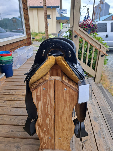 16" Imus 4Beat Endurance Saddle