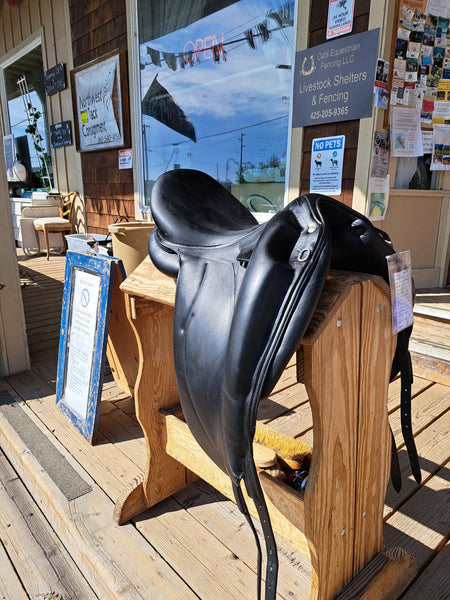 18" Devoucoux Mendia Monoflap Dressage Saddle
