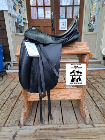 17.5" County Fusion Dressage Saddle