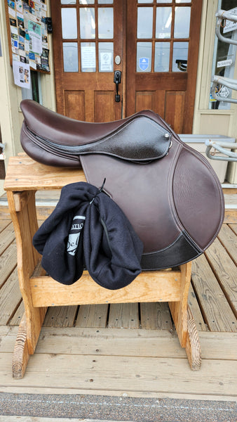 19" Ovation Close Contact Saddle