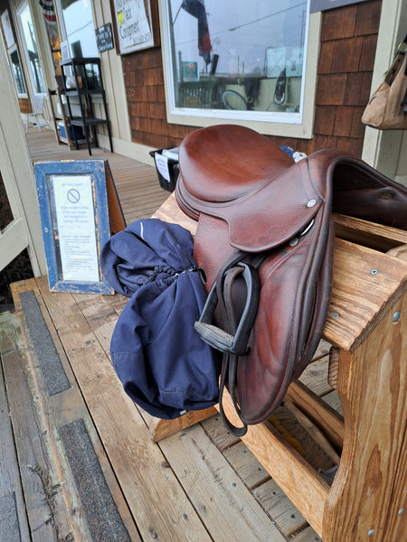 15.5" Antares Close Contact Jump Saddle