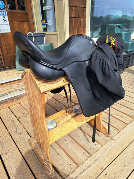 18" Sattlerei Dresch Dressage Saddle