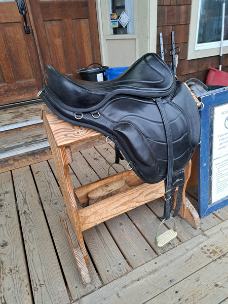 16" FreeForm SB Treeless Saddle