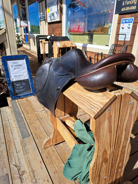 17.5" County Sensation Jumping Saddle