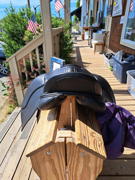 17.5" Cavaletti Dressage Saddle