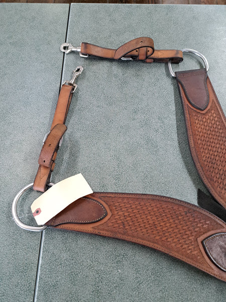 Sharp Breast Collar W/ Flashlight Attatchment