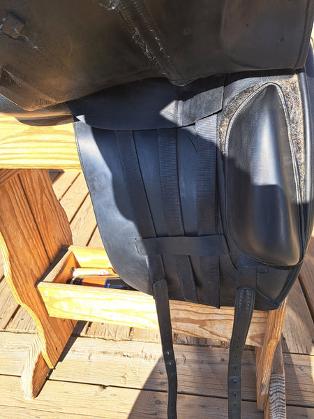 17.5" Albion Platinum Ultima Dressage Saddle
